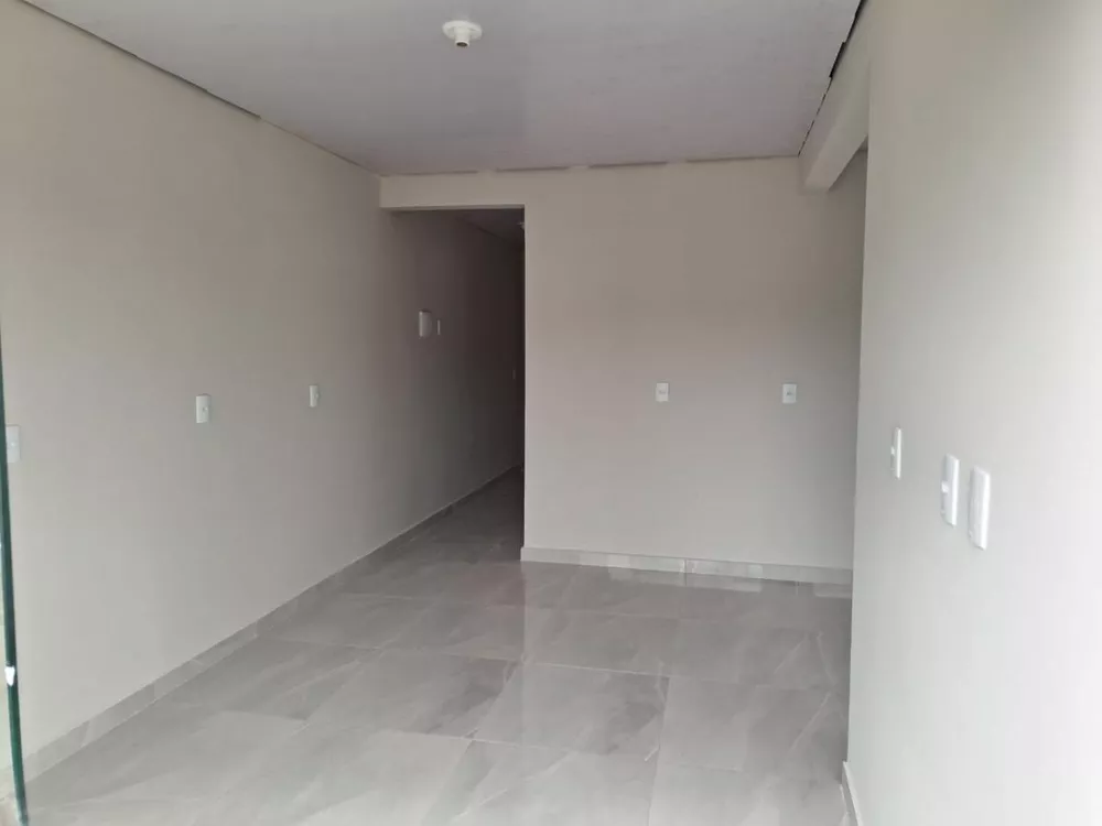 Casa à venda com 2 quartos, 69m² - Foto 1