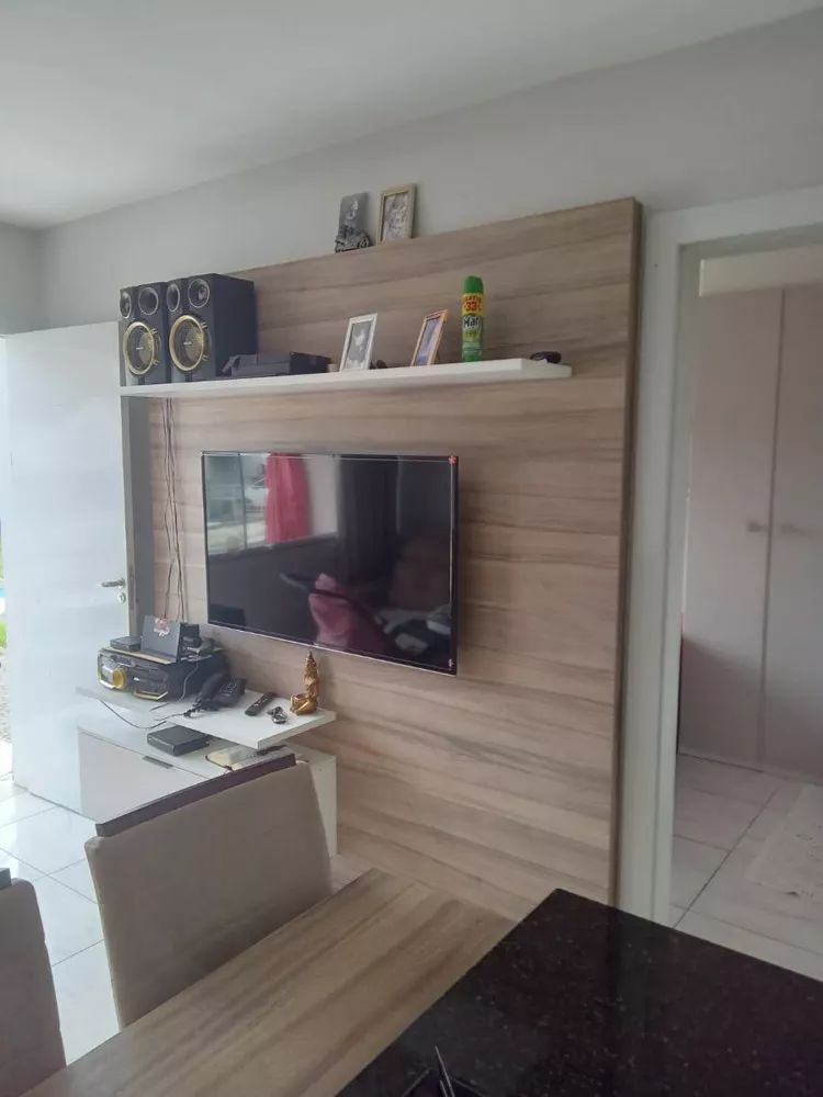 Casa à venda com 2 quartos, 51m² - Foto 4