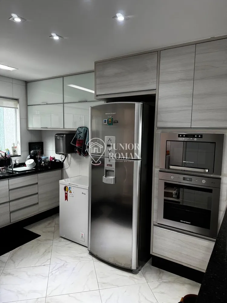 Sobrado, 3 quartos, 254 m² - Foto 2