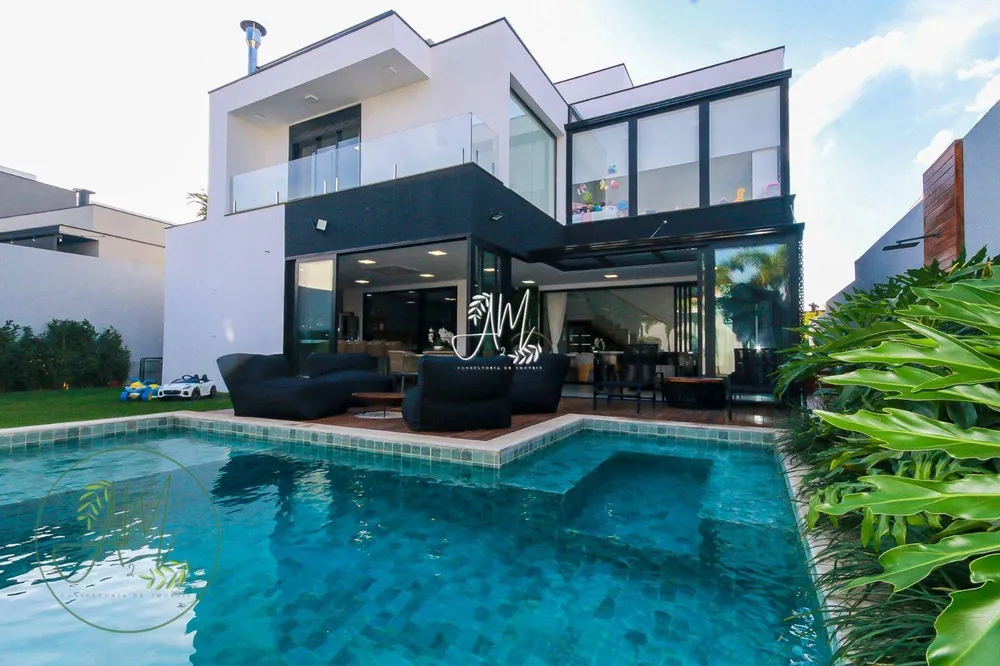 Sobrado, 3 quartos, 315 m² - Foto 1