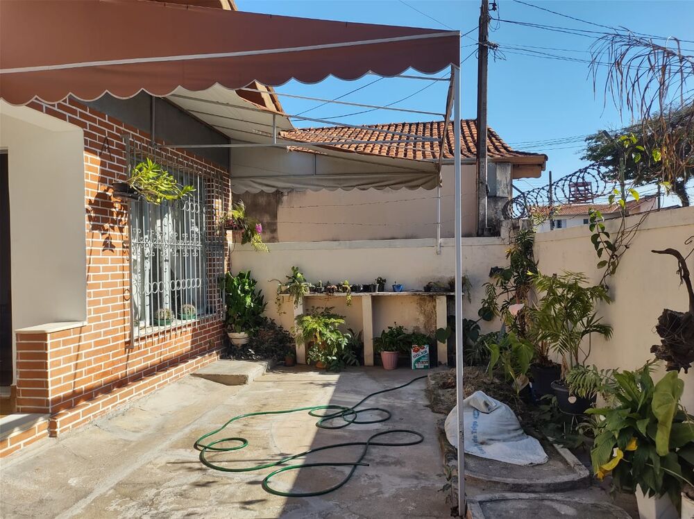 Casa à venda com 3 quartos, 390m² - Foto 1