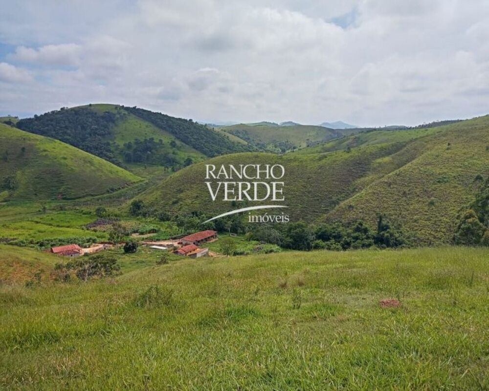 Sítio, 3 quartos, 10 m² - Foto 1