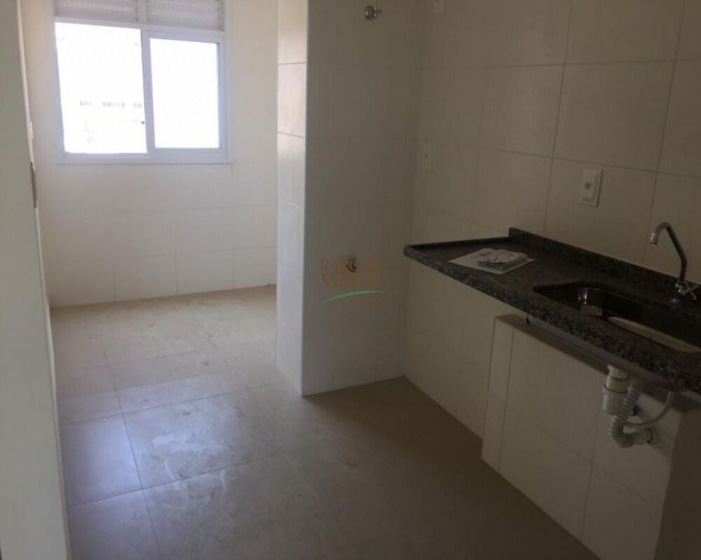 Apartamento à venda com 3 quartos, 96m² - Foto 2