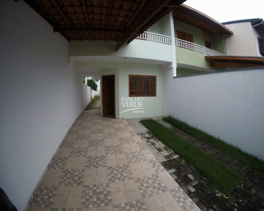 Casa à venda com 3 quartos, 150m² - Foto 1
