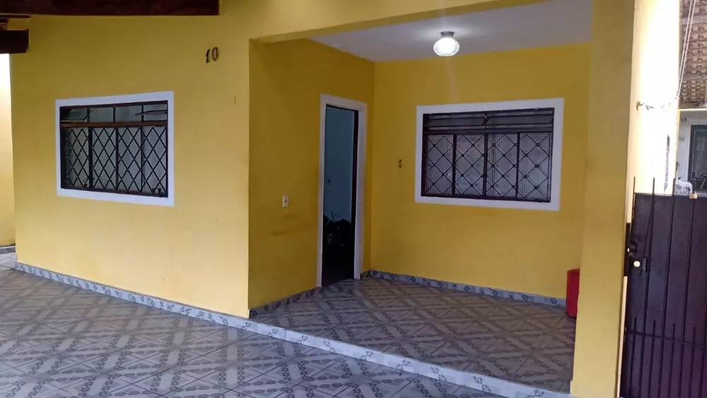 Casa à venda com 3 quartos, 262m² - Foto 1