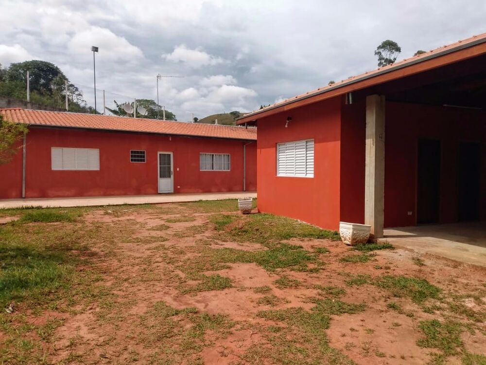 Sítio à venda com 2 quartos, 1m² - Foto 1
