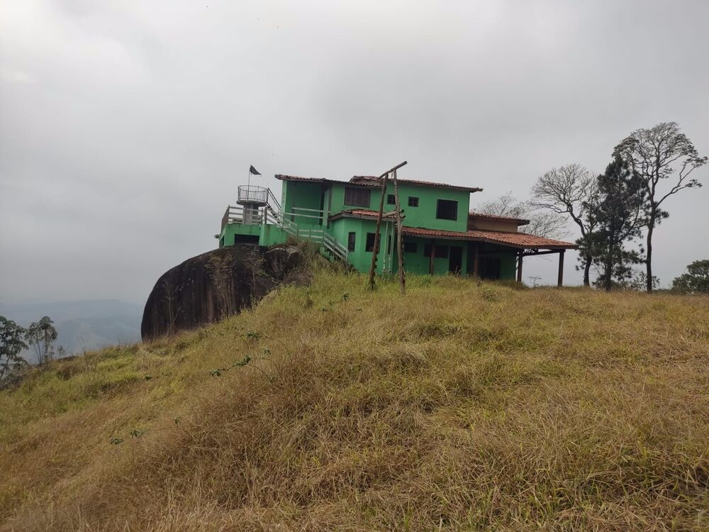 Sítio à venda com 5 quartos, 21m² - Foto 2