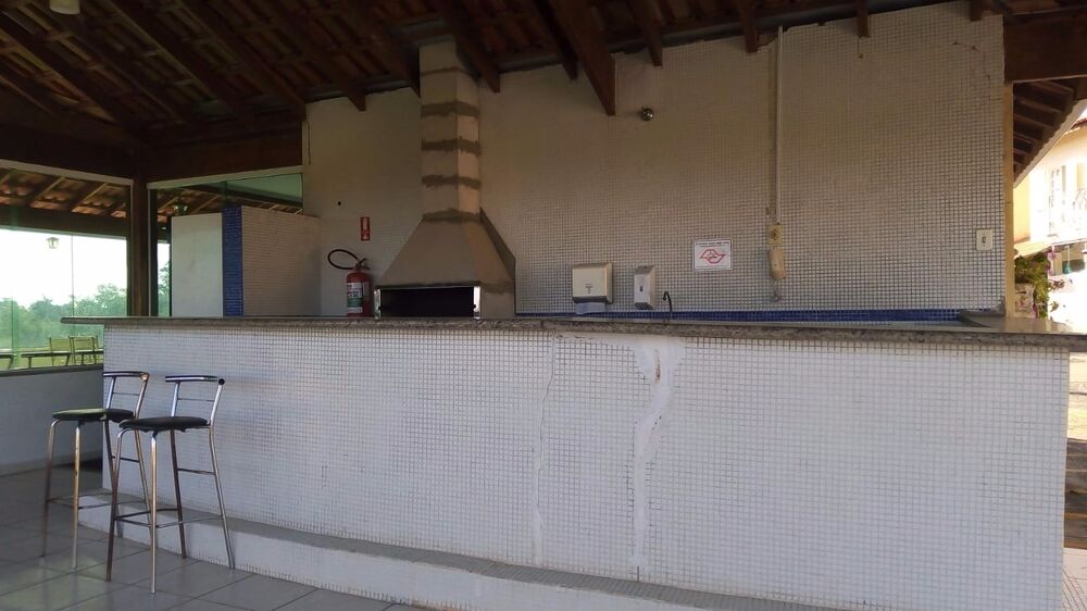 Casa à venda com 4 quartos, 235m² - Foto 2