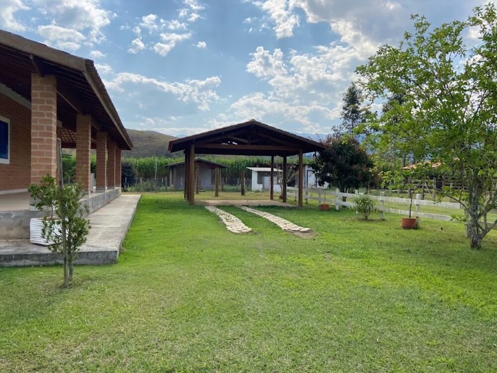 Chácara à venda e aluguel com 2 quartos, 15000m² - Foto 1