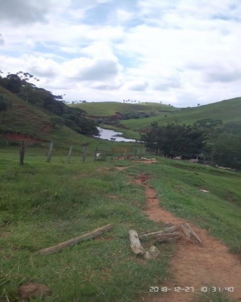 Fazenda à venda com 3 quartos, 1306800m² - Foto 1