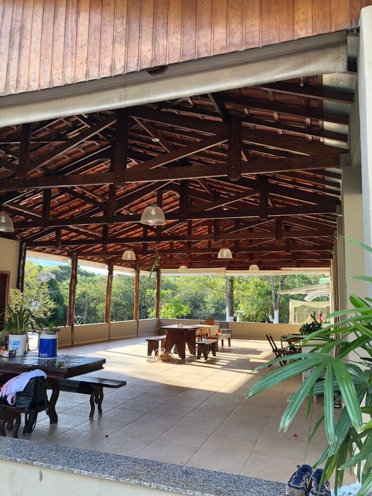 Chácara à venda com 5 quartos, 425m² - Foto 1