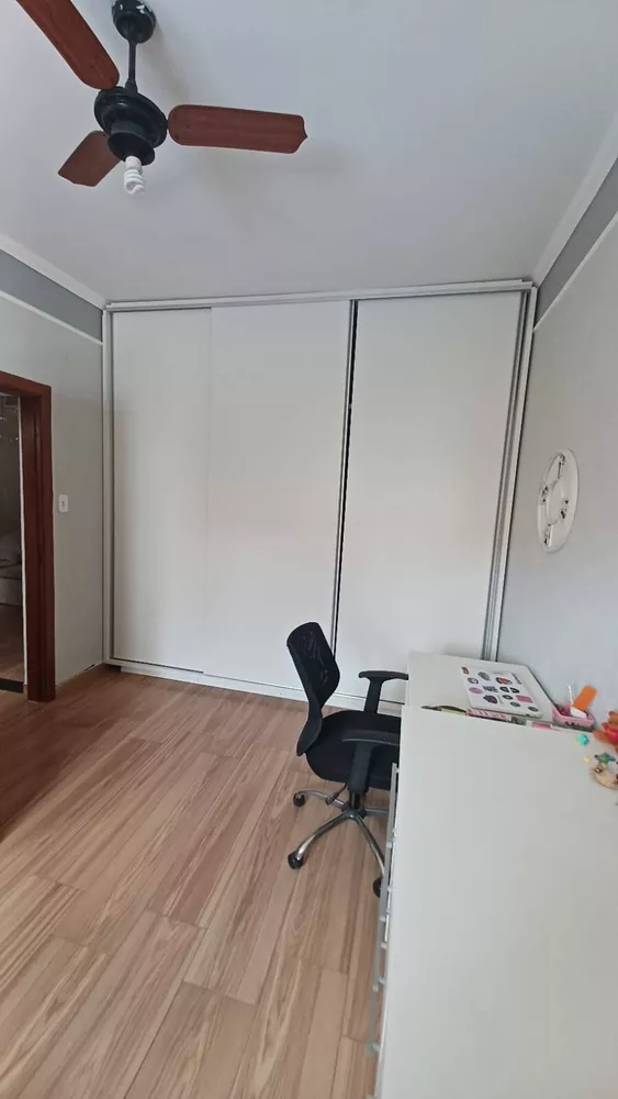 Casa à venda com 3 quartos, 178m² - Foto 4