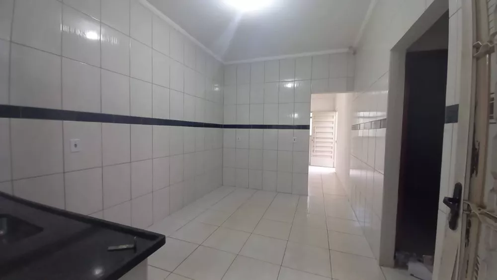 Casa à venda com 2 quartos, 160m² - Foto 4