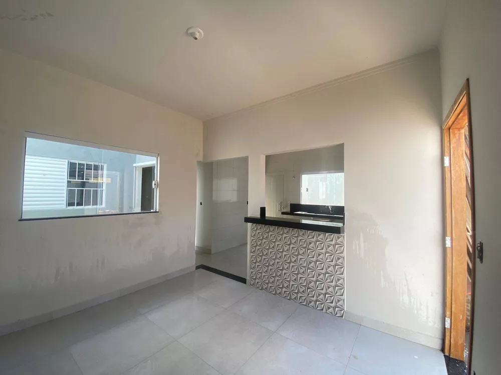 Casa à venda com 2 quartos, 69m² - Foto 1