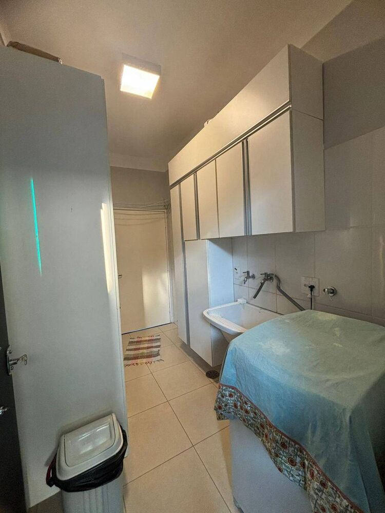 Casa à venda com 3 quartos, 250m² - Foto 3