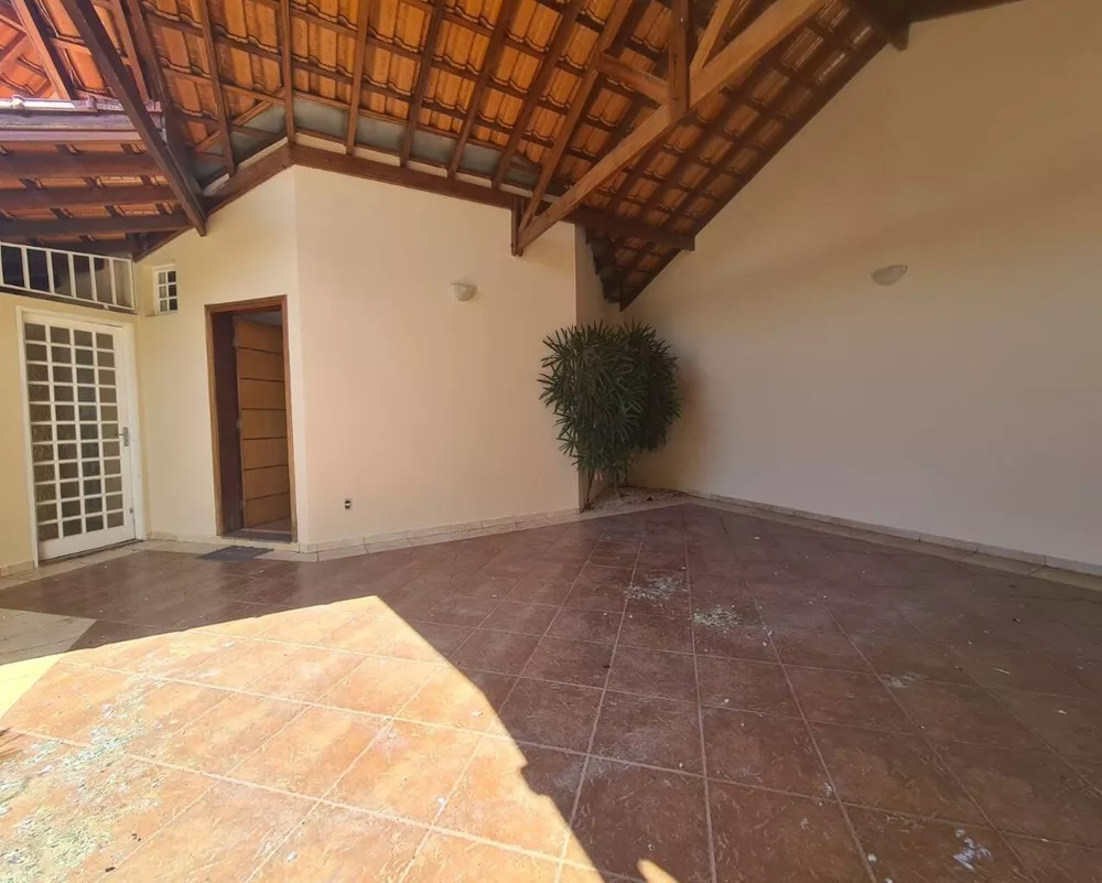 Casa à venda com 3 quartos, 188m² - Foto 2