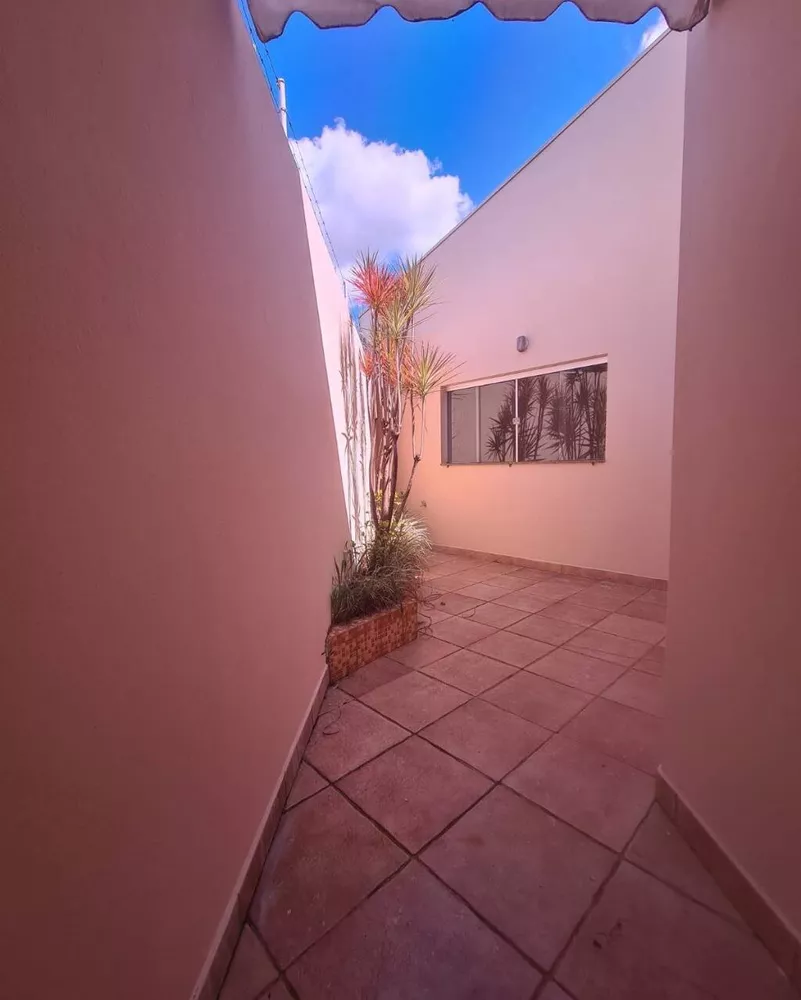 Casa à venda com 3 quartos, 188m² - Foto 4