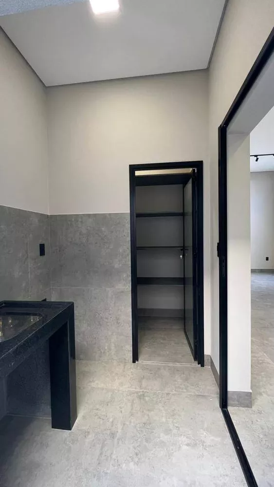 Casa à venda com 3 quartos, 143m² - Foto 3