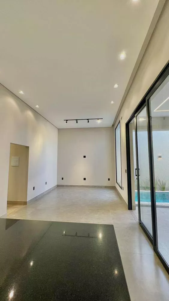 Casa à venda com 3 quartos, 143m² - Foto 4