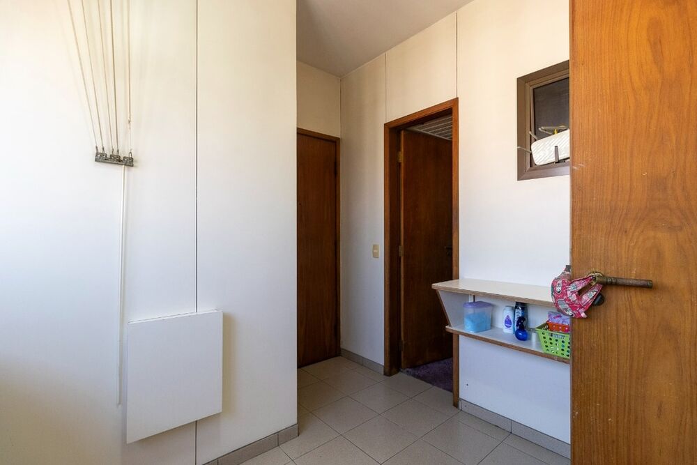 Apartamento à venda com 4 quartos, 196m² - Foto 1