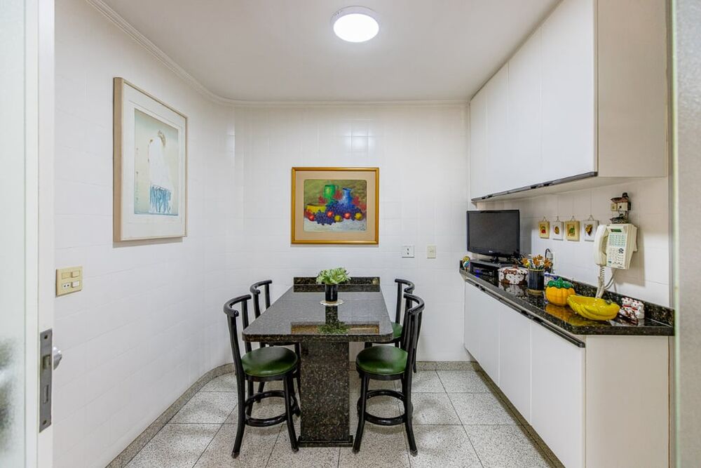 Apartamento, 3 quartos, 223 m² - Foto 1