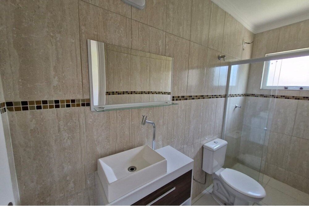 Casa à venda com 2 quartos, 65m² - Foto 1