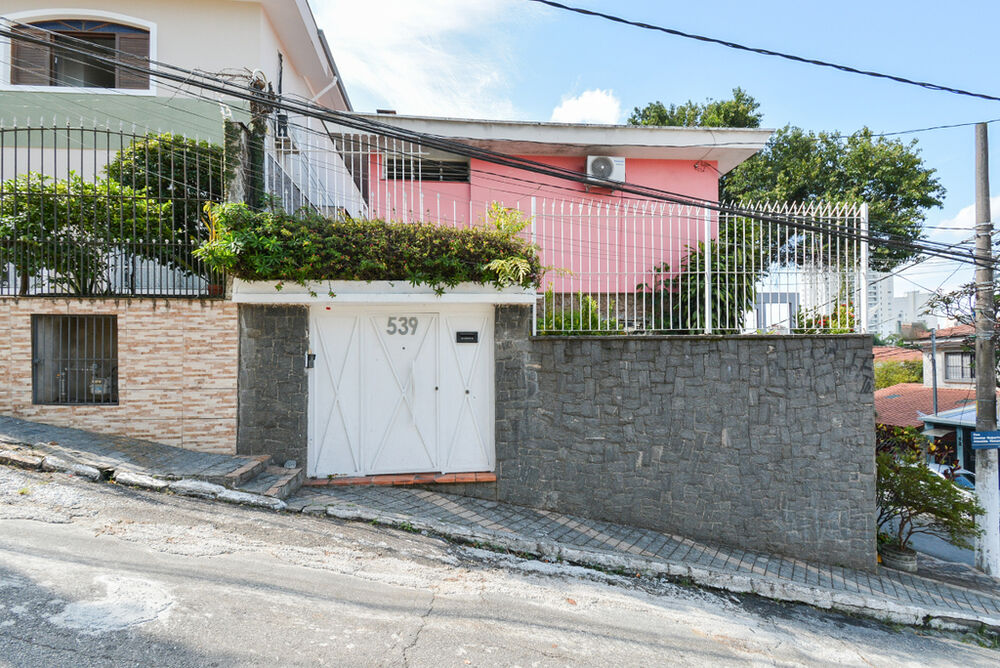 Casa à venda com 3 quartos, 250m² - Foto 2