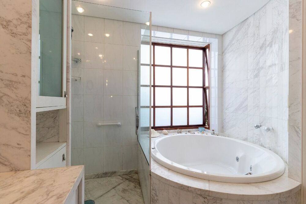 Casa à venda com 4 quartos, 440m² - Foto 1