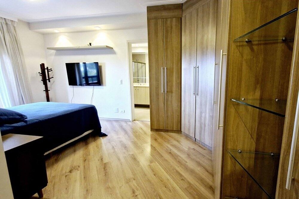 Apartamento, 3 quartos, 195 m² - Foto 2