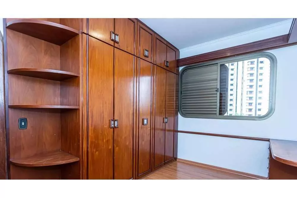 Apartamento à venda com 4 quartos, 220m² - Foto 2