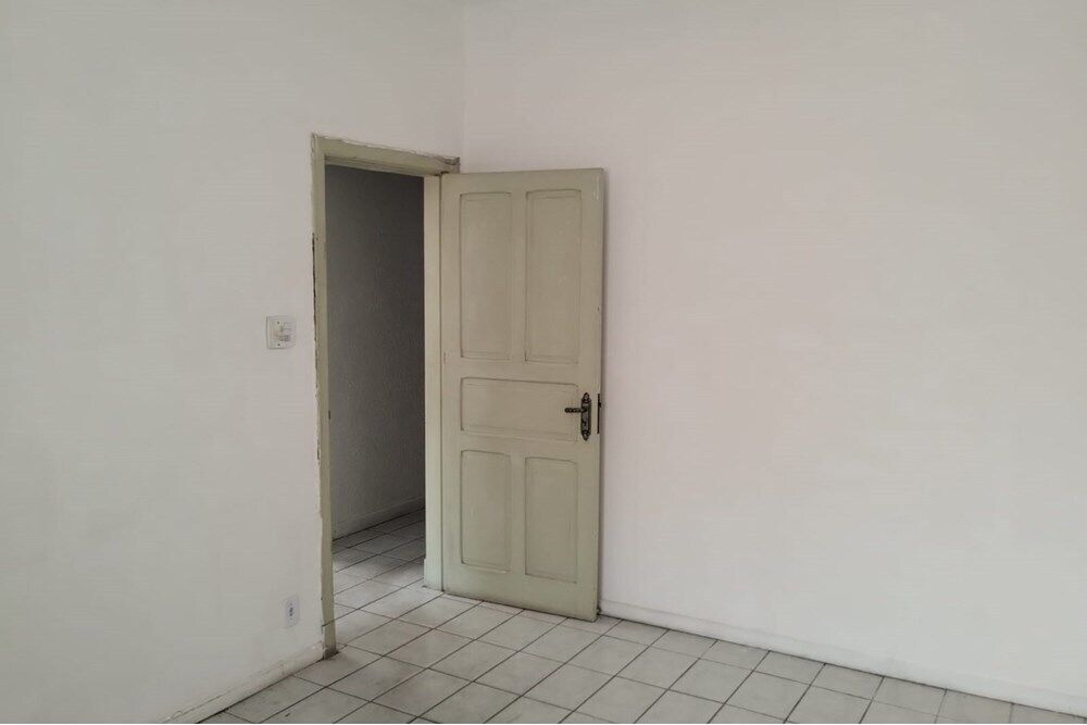 Apartamento à venda com 2 quartos, 64m² - Foto 2