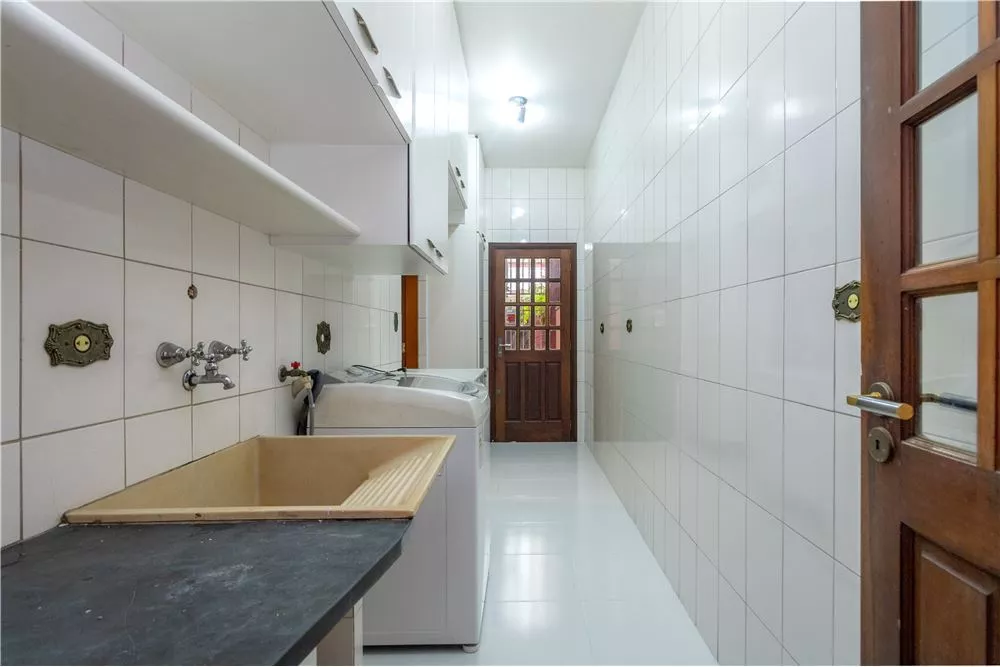 Casa à venda com 3 quartos, 239m² - Foto 10