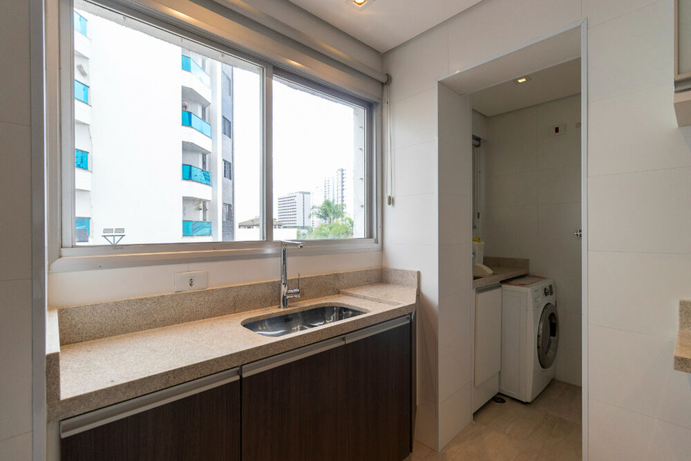 Apartamento à venda com 2 quartos, 70m² - Foto 6