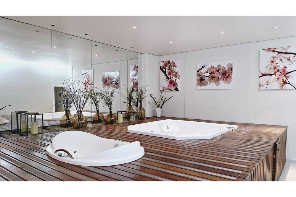 Apartamento à venda com 3 quartos, 133m² - Foto 3