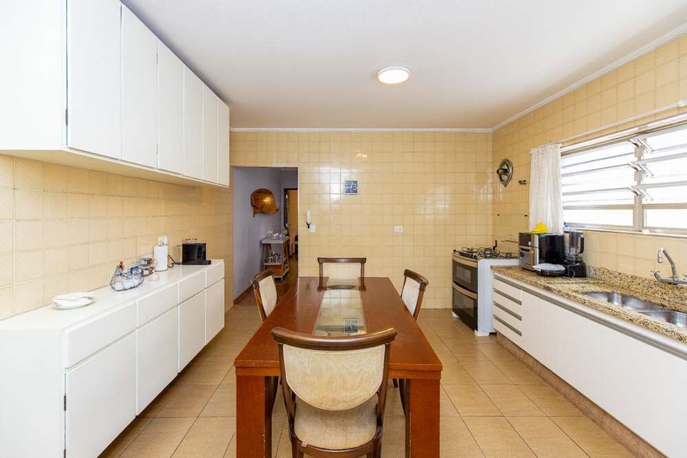 Casa à venda com 4 quartos, 214m² - Foto 3