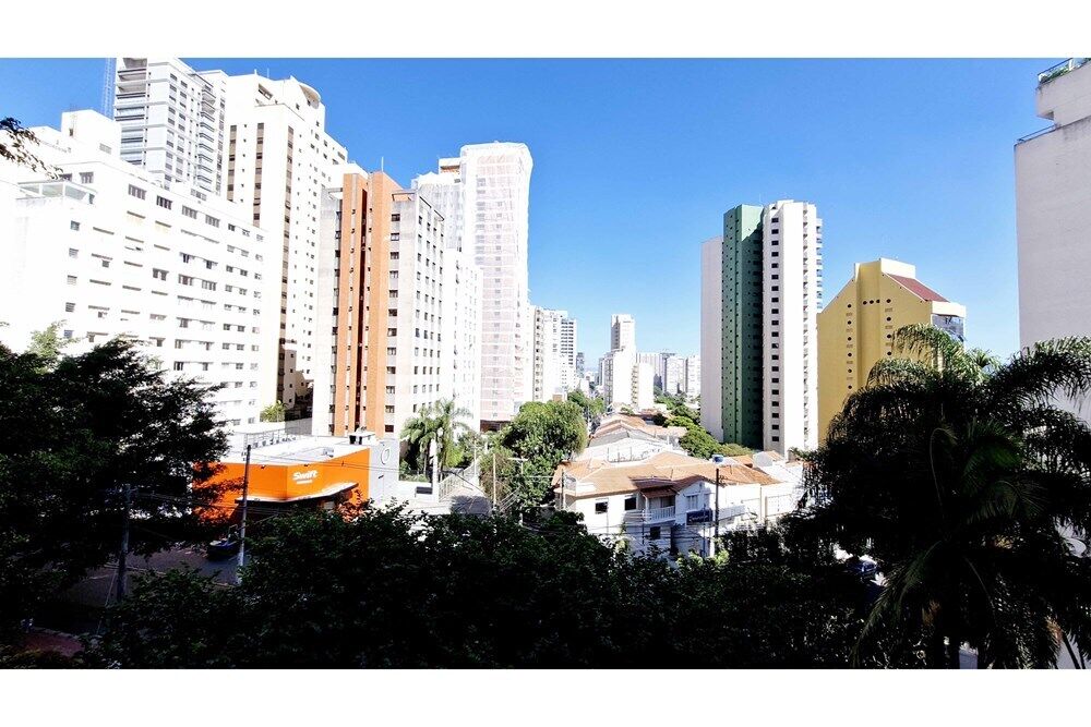 Apartamento à venda com 3 quartos, 131m² - Foto 1