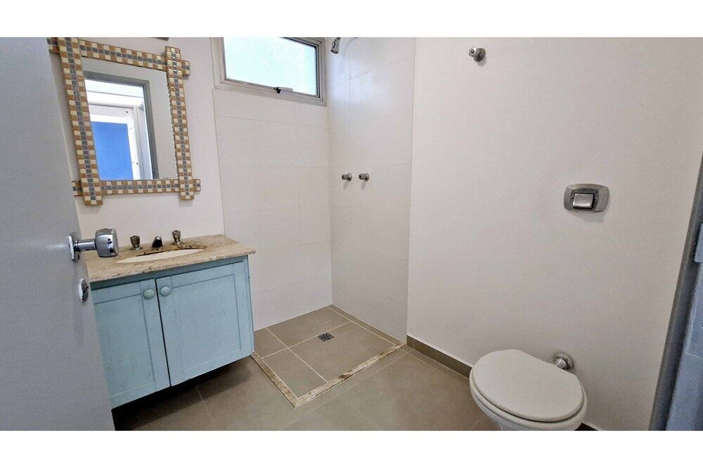 Apartamento à venda com 3 quartos, 131m² - Foto 2