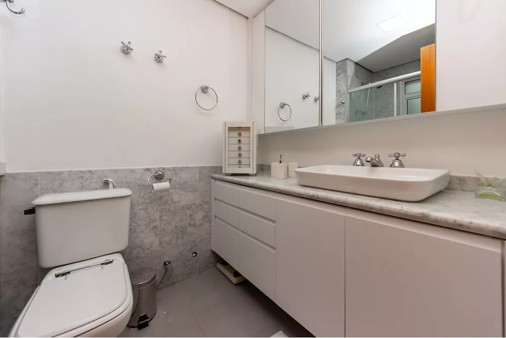 Apartamento à venda com 4 quartos, 223m² - Foto 4