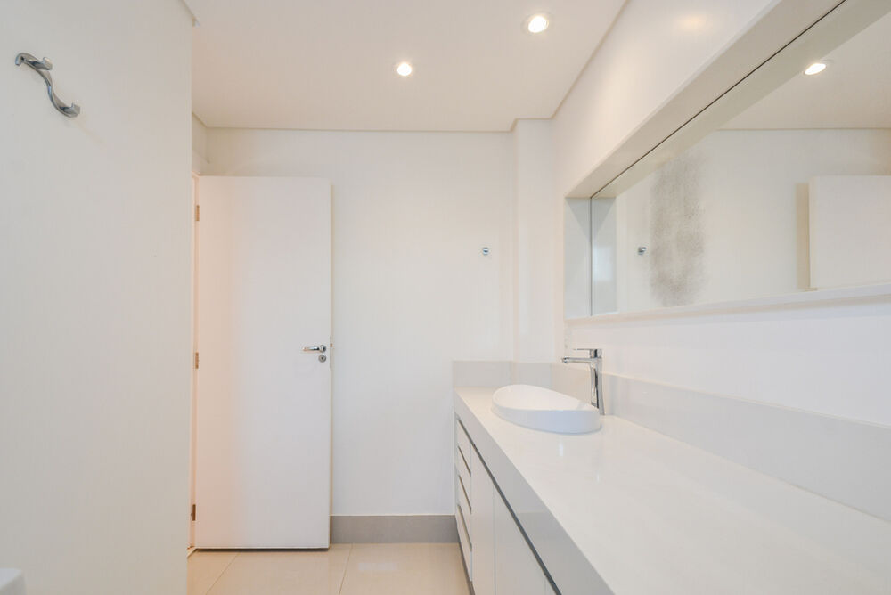 Apartamento à venda com 4 quartos, 230m² - Foto 1