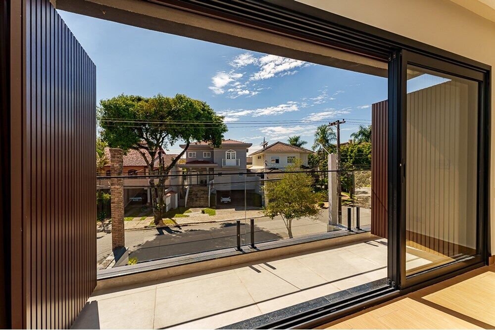 Casa, 5 quartos, 335 m² - Foto 1