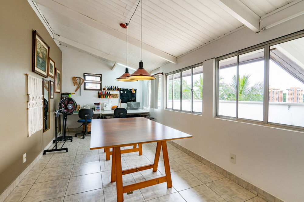 Casa, 5 quartos, 373 m² - Foto 1