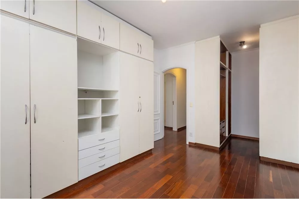 Apartamento à venda com 5 quartos, 242m² - Foto 9