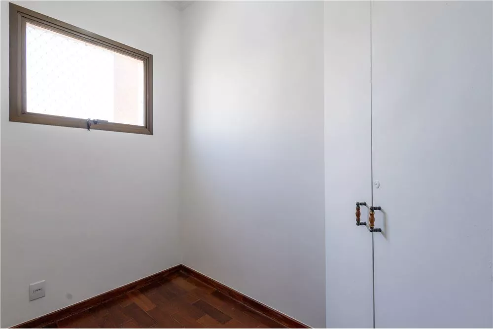 Apartamento à venda com 5 quartos, 242m² - Foto 10