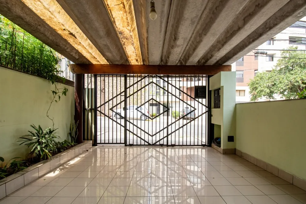 Casa, 4 quartos, 236 m² - Foto 1