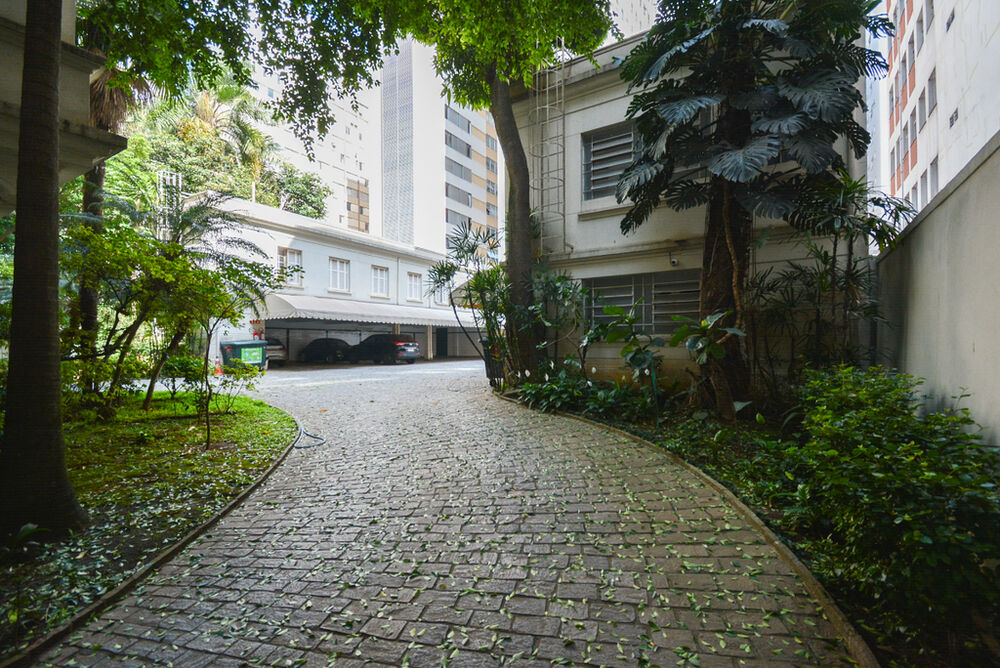 Apartamento à venda com 3 quartos, 292m² - Foto 2