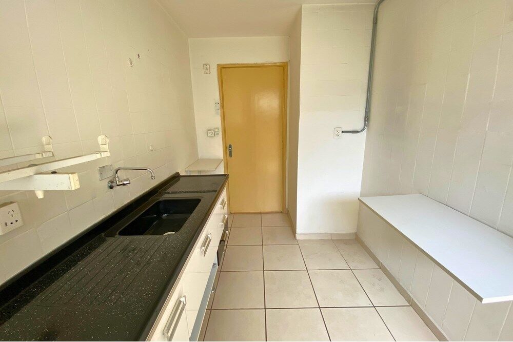 Apartamento à venda com 3 quartos, 79m² - Foto 3