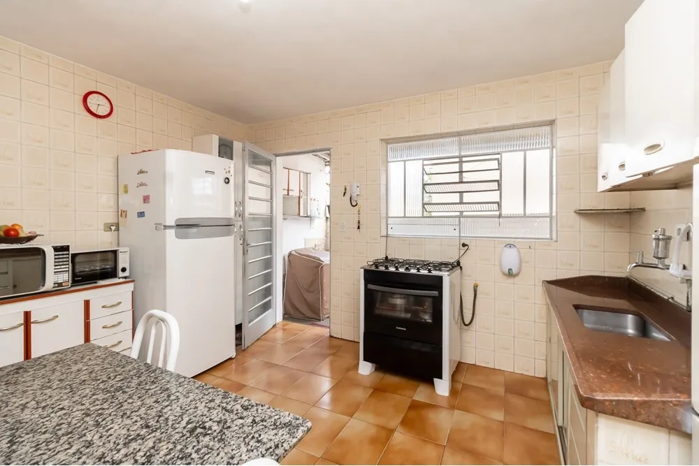 Casa, 5 quartos, 265 m² - Foto 2