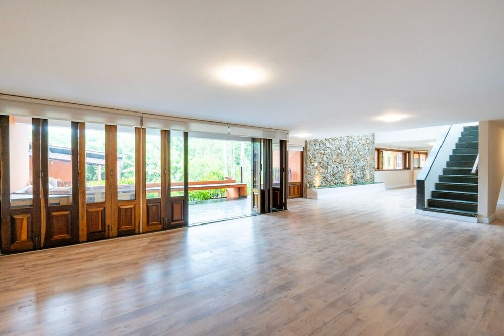 Casa à venda com 5 quartos, 380m² - Foto 3