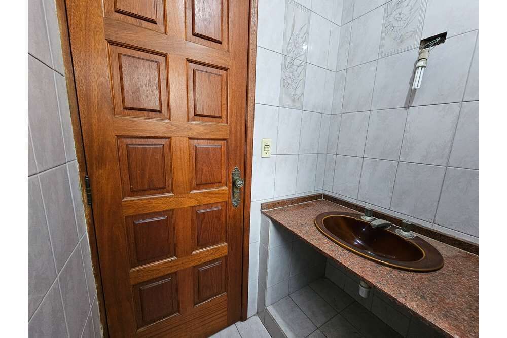 Casa, 4 quartos, 196 m² - Foto 1