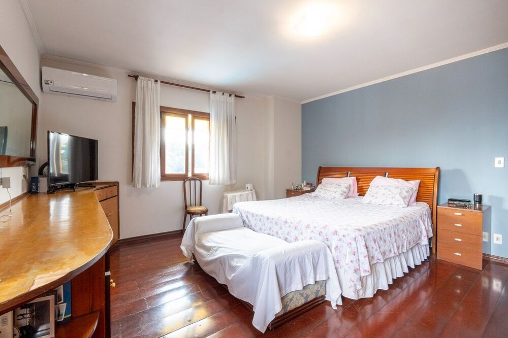 Casa, 5 quartos, 270 m² - Foto 1